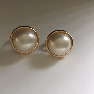 Vintage Marvella Gold Tone Faux Pearl Clip On Earrings